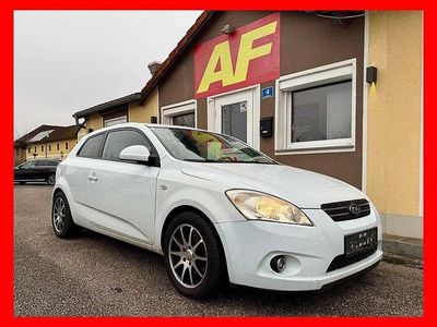 Weiß Gebraucht 2008 Kia ProCeed Limousine | € 1.100