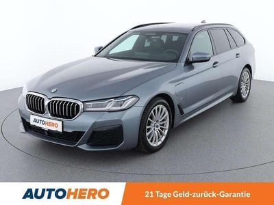 Grau Gebraucht 2021 BMW 530e M Sport Kombi | € 38.690 (Fairer Preis)