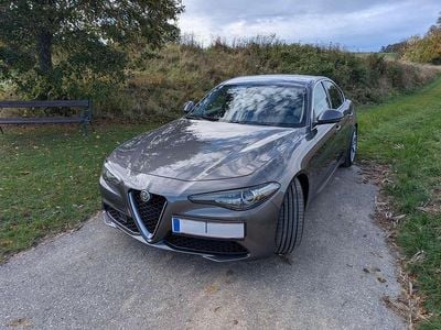 Grau Gebraucht 2017 Alfa Romeo Giulia Super Limousine | € 21.500 (Fairer Preis)