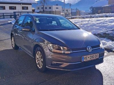 Grau Gebraucht 2018 VW Golf VII Kleinwagen | € 11.900 (Fairer Preis)