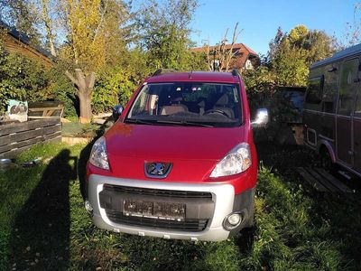 Rot Gebraucht 2009 Peugeot TePee Outdoor Kombi | € 4.990