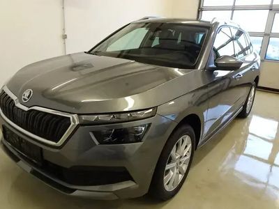 Dunkelgrau metallic Gebraucht 2023 Skoda Kamiq Style SUV | € 28.900 (Teuer)