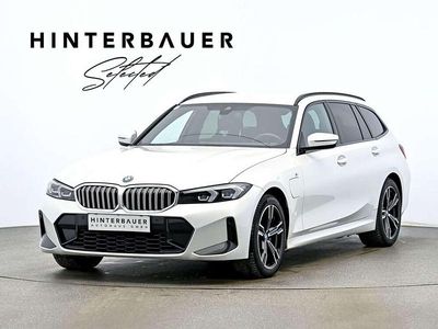 Weiß Gebraucht 2023 BMW 320e M Sport Kombi | € 41.900 (Etwas zu teuer)