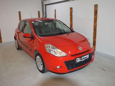Rot Gebraucht 2011 Renault Clio II Authentique Kleinwagen | € 3.990 (Guter Preis)