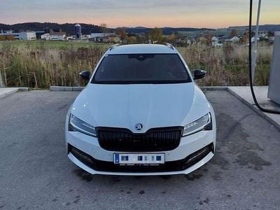 Gebraucht Skoda Superb SportLine 200 PS (147 kW) 2022 Weiß Kombi