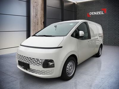 Creamy white Gebraucht 2024 Hyundai Staria Van | € 36.990
