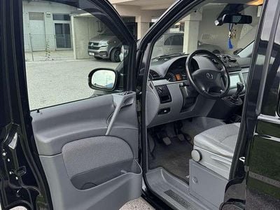 Schwarz Gebraucht 2008 Mercedes Viano Van / Kleinbus | € 11.500