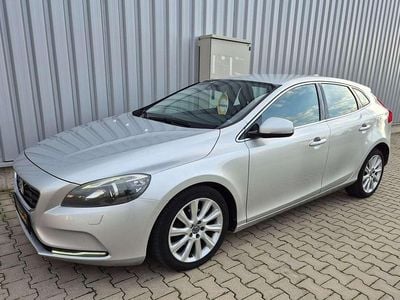 Silber Gebraucht 2014 Volvo V40 Momentum Kombi | € 7.500 (Fairer Preis)