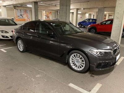 Grau Gebraucht 2018 BMW 530 iPerformance Limousine | € 27.990