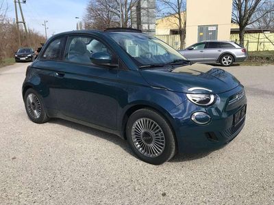 Blau Gebraucht 2022 Fiat 500C Icon Cabrio | € 28.500