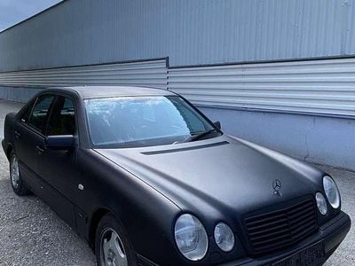 Gebraucht Mercedes E300 Avantgarde 177 PS (130 kW) 1999 Limousine