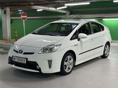 Gebraucht 2015 Toyota Prius Comfort Kleinwagen | € 14.000