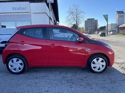 Rot Gebraucht 2018 Toyota Aygo X-play Kleinwagen | € 10.980 (Fairer Preis)