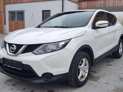 Weiß Gebraucht 2016 Nissan Qashqai Visia SUV | € 10.500