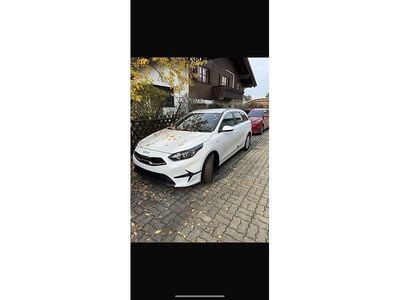Neu Kia Ceed Sportswagon Silver 99 PS (72 kW) 2025 Kombi