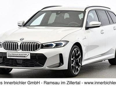 Mineralweiß Gebraucht 2024 BMW 330e Efficient Dynamics | € 54.900