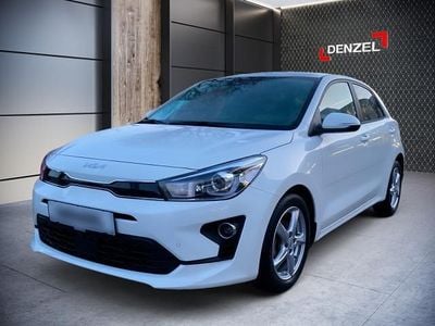 Gebraucht Kia Rio 120 PS (88 kW) 2022 Weiß Limousine