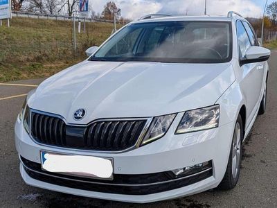 Weiß Gebraucht 2018 Skoda Octavia Style Kombi | € 15.900