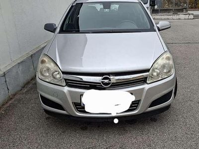 Silber Gebraucht 2009 Opel Astra Edition Limousine | € 1.290 (Superpreis)