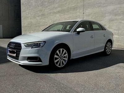 gebraucht Audi A3 1.6 TDI Limousine S tronic design