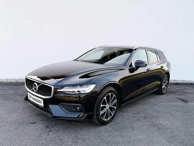 Gebraucht Volvo V60 Momentum 150 PS (110 kW) 2020 Schwarz Kombi
