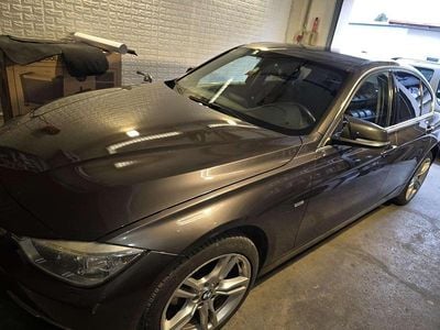 Gebraucht BMW 320 184 PS (135 kW) 2012 Braun Limousine