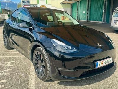 Schwarz Gebraucht 2024 Tesla Model Y Performance SUV | € 44.500 (Etwas zu teuer)