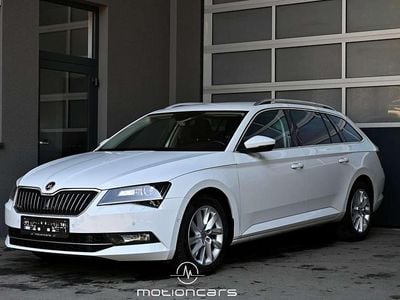 Weiß Gebraucht 2017 Skoda Superb Style Kombi | € 19.780