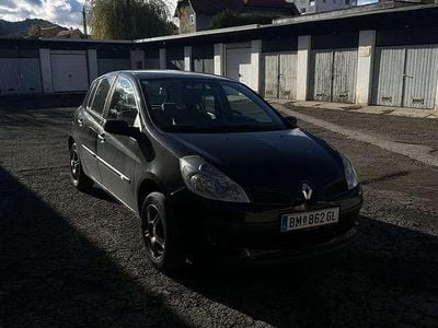 Gebraucht 2006 Renault Clio II Limousine | € 2.600 (Etwas zu teuer)