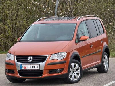 Orange Gebraucht 2007 VW Touran Cross Van / Kleinbus | € 9.900