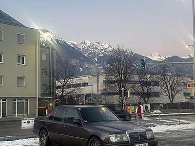 Gebraucht 1993 Mercedes E220 | € 5.000