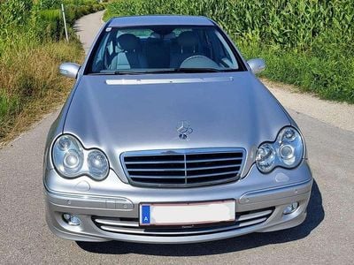 Gebraucht Mercedes C220 Avantgarde 150 PS (110 kW) 2004 Silber Limousine