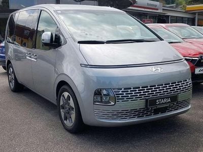 Shimmering silver Gebraucht 2023 Hyundai Staria Trend Van | € 59.900 (Teuer)