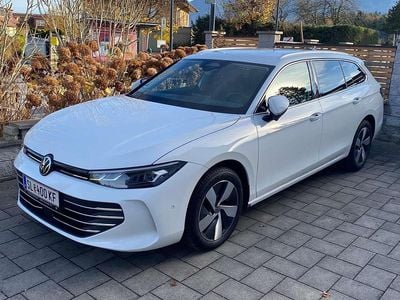 Weiß Gebraucht 2025 VW Passat Business Kombi | € 32.980