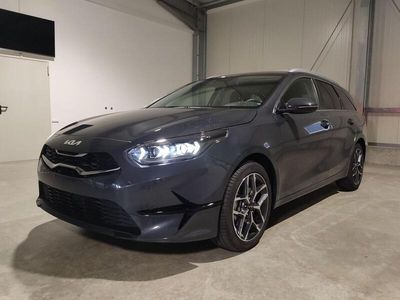 Grau Gebraucht 2024 Kia Ceed Sportswagon Kombi | € 28.559