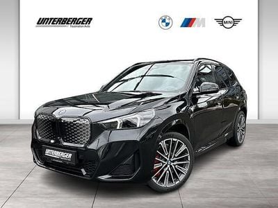 Schwarz sonderlackierung Neu 2026 BMW iX1 Luxury Line SUV | € 71.165