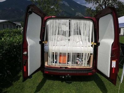 Gebraucht Ford Transit Custom Basis 131 PS (96 kW) 2022 Rot Van / Kleinbus