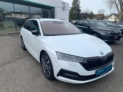Weiss metallic Gebraucht 2024 Skoda Octavia Style Kombi | € 36.600