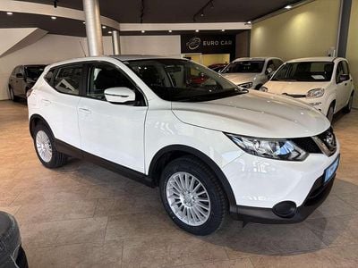 Gebraucht Nissan Qashqai Visia 110 PS (80 kW) 2015 Weiß SUV