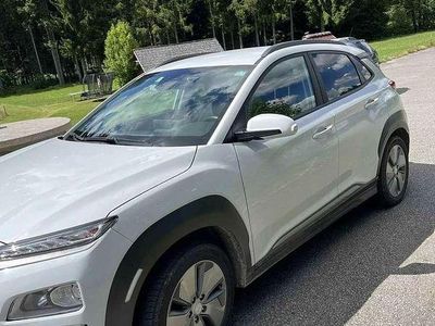 Weiß Gebraucht 2020 Hyundai Kona SUV | € 21.000