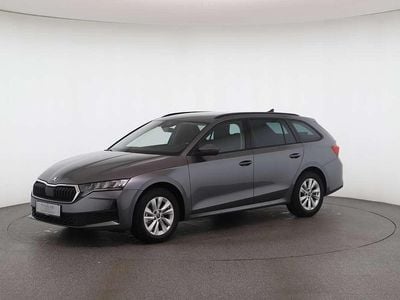 Mittelgrau metallic Gebraucht 2025 Skoda Octavia Essence Kombi | € 28.490 (Guter Preis)