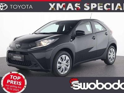 Schwarz Gebraucht 2025 Toyota Aygo X Play SUV | € 13.980