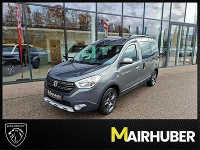 Grau Gebraucht 2017 Dacia Dokker Stepway Van / Kleinbus | € 11.980 (Fairer Preis)