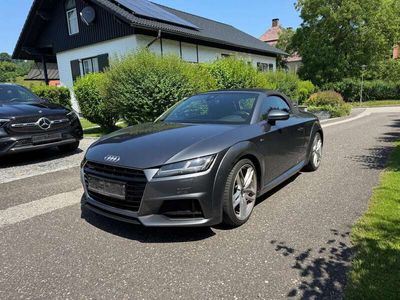 Grau Gebraucht 2016 Audi TT Roadster S-Line Cabrio | € 21.900