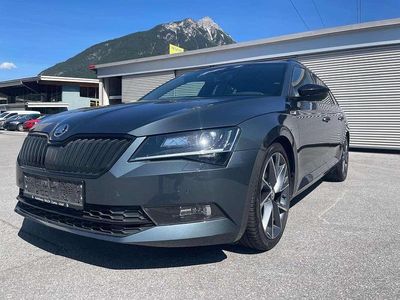 Grau Gebraucht 2019 Skoda Superb Kombi | € 26.980 (Etwas zu teuer)