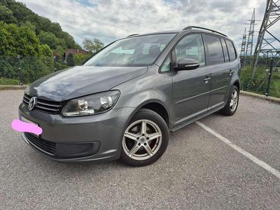 Grau Gebraucht 2011 VW Touran Trendline Van / Kleinbus | € 5.800 (Etwas zu teuer)