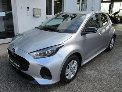 Neu Mazda 2 Center-Line 92 PS (67 kW) 2025 Silber Limousine