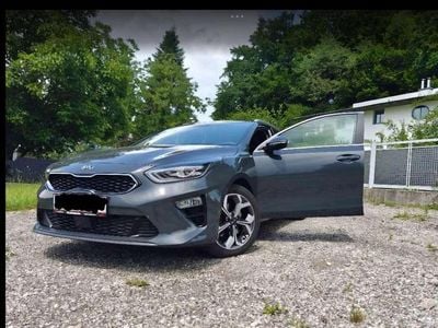 Grau Gebraucht 2019 Kia Ceed Kleinwagen | € 16.800 (Teuer)