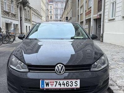 Gebraucht VW Golf VII Trendline 90 PS (66 kW) 2016 Grau Limousine