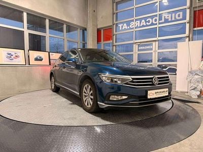 Blau Gebraucht 2022 VW Passat Elegance Limousine | € 29.990 (Etwas zu teuer)